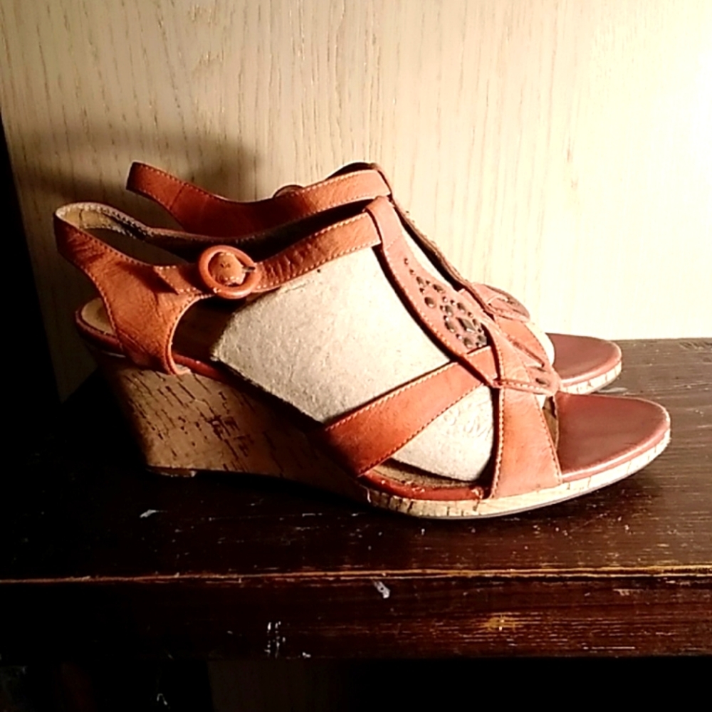 Clark's Wedges Sandals size 8,5